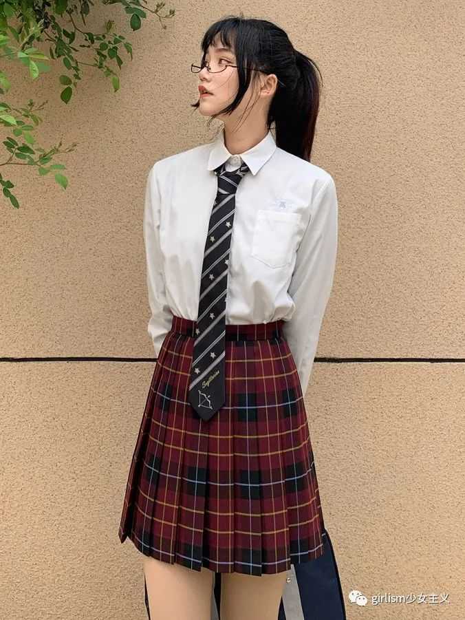 有哪些美貌的红色jk制服推荐吗 全方面的衬衫水手服下裙格裙 知乎