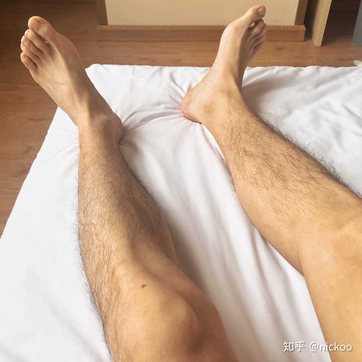 男人的腿 汗毛图片