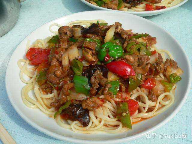 早上吃硬菜(比如回锅肉)是一种什么体验?