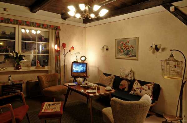 为什么国外的家都喜欢暖光，但国内却喜欢冷白光？