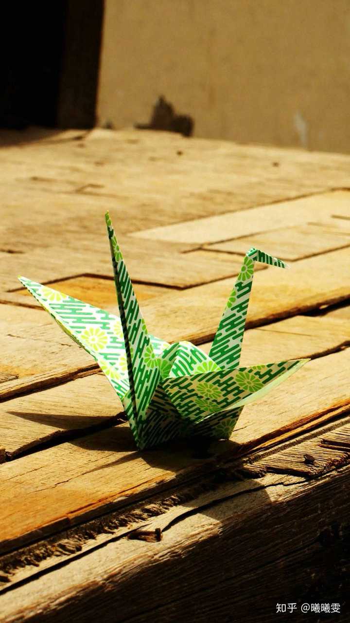 哪个有红色千纸鹤的美图吗?