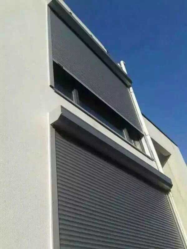 除了千篇一律的铝合金防盗窗,防盗窗要怎么装才能安全又好看?