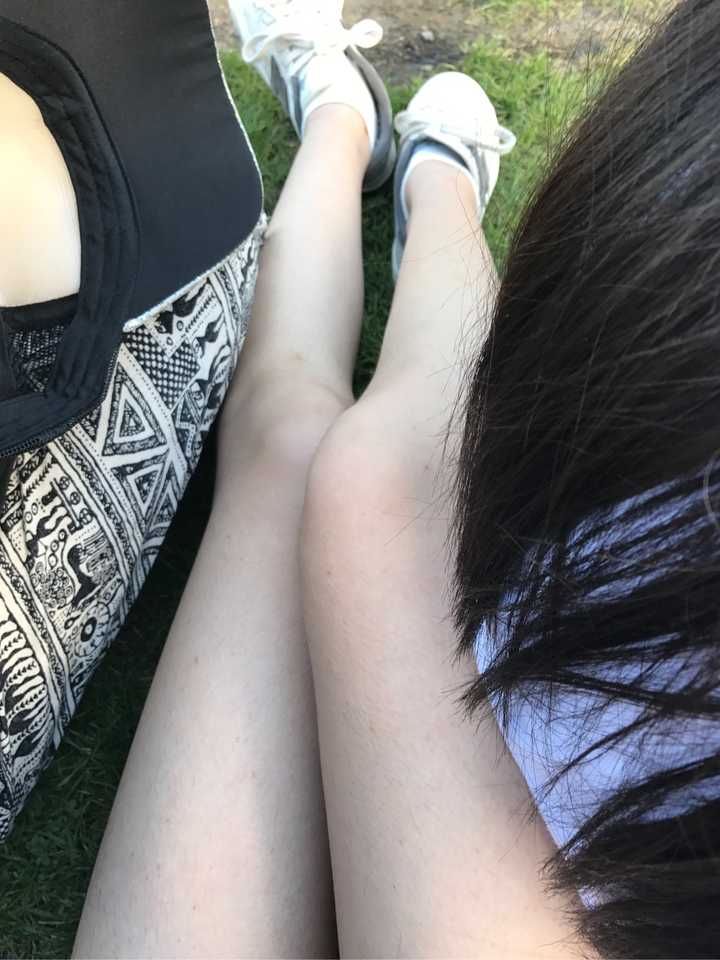 感受到人家女生一直盯着你的腿qwq 很多女生都眼熟我因随便拍的喵喵喵