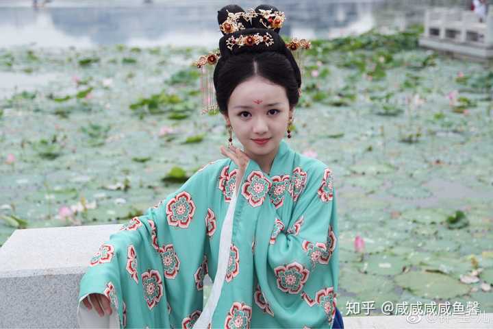 钟宝儿吧 之前小戏骨红楼梦的时候就刷屏过一波,前段时间小戏骨红昭愿