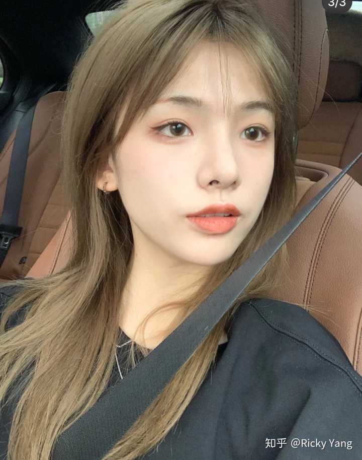 哪种发色适合素颜 素颜可以出门的发色 黄皮适合染的发色