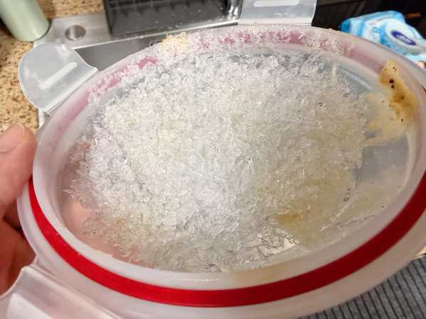 为什么有些冰箱冻过的肉会变得又干又柴？不是冻住了就不会坏吗？