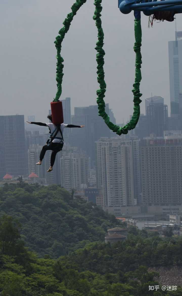 蹦极是一种怎样的体验?