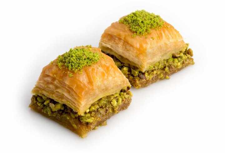 转自维基百科 果仁蜜饼(baklava,或是直接音译成巴拉瓦饼,是一种