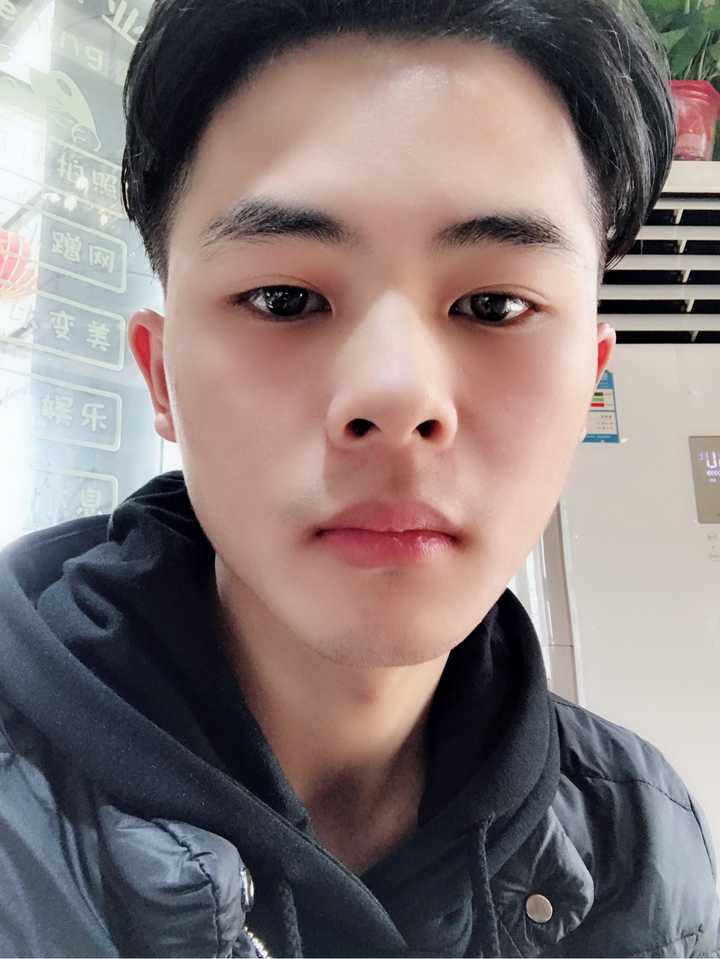 长得还行但是个子矮的不行的男孩子你们怎么看待呢?