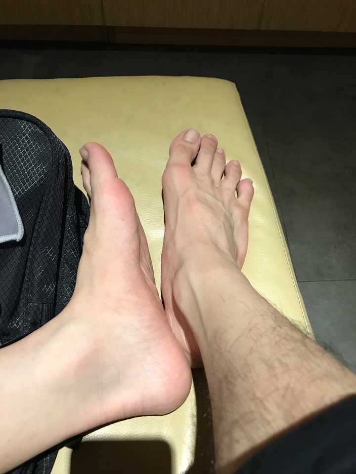 男孩子有一双好看的脚是一种什么样的体验？