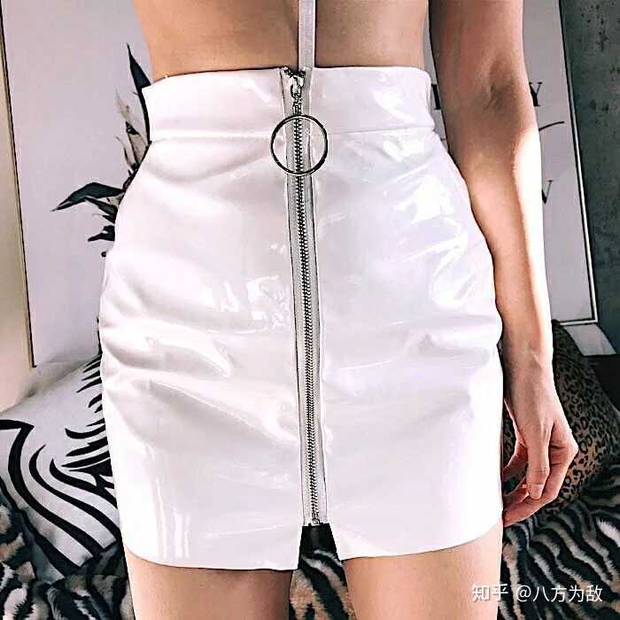 有没有那种骚里骚气的小裙子推荐鸭?