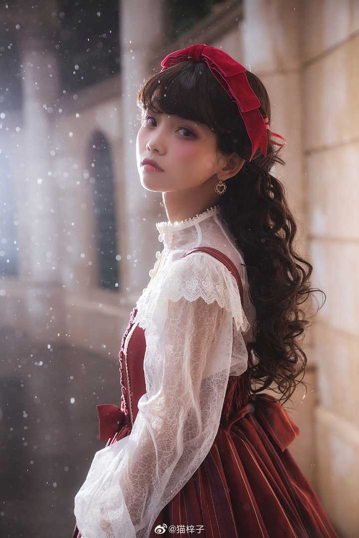 有什么好看的lolita,jk制服和汉服的模特图/设计图是可以做壁纸的?