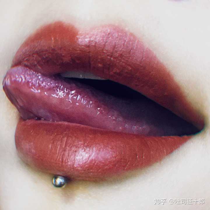 自己打唇钉是一种什么体验?