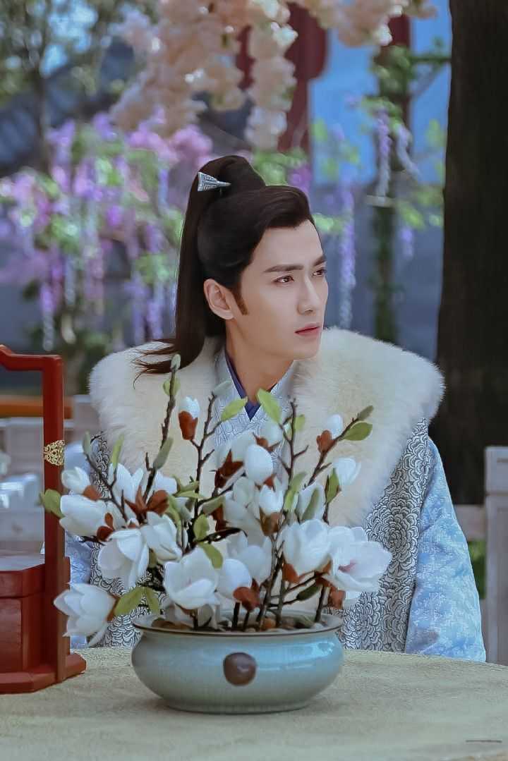 哪些男演员在古装影视作品中惊艳到你了?