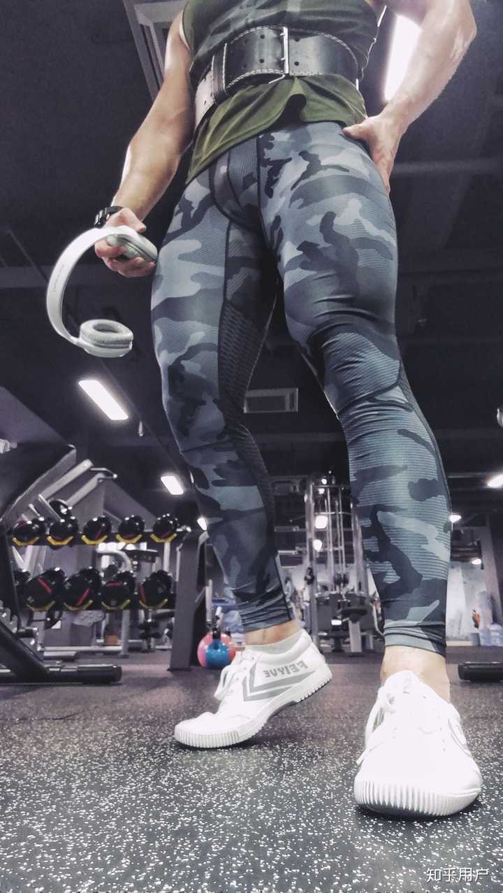 男生穿什么运动衣健身又潮又好看?