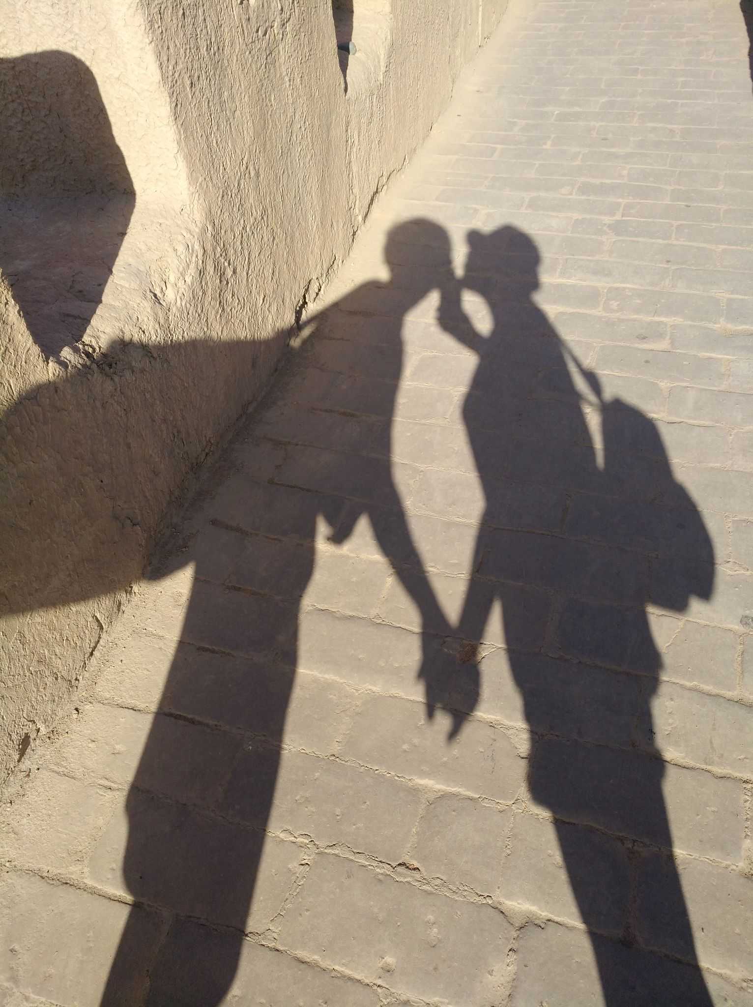 『拍影子』两个人出去 拍影子是最为方便的快捷