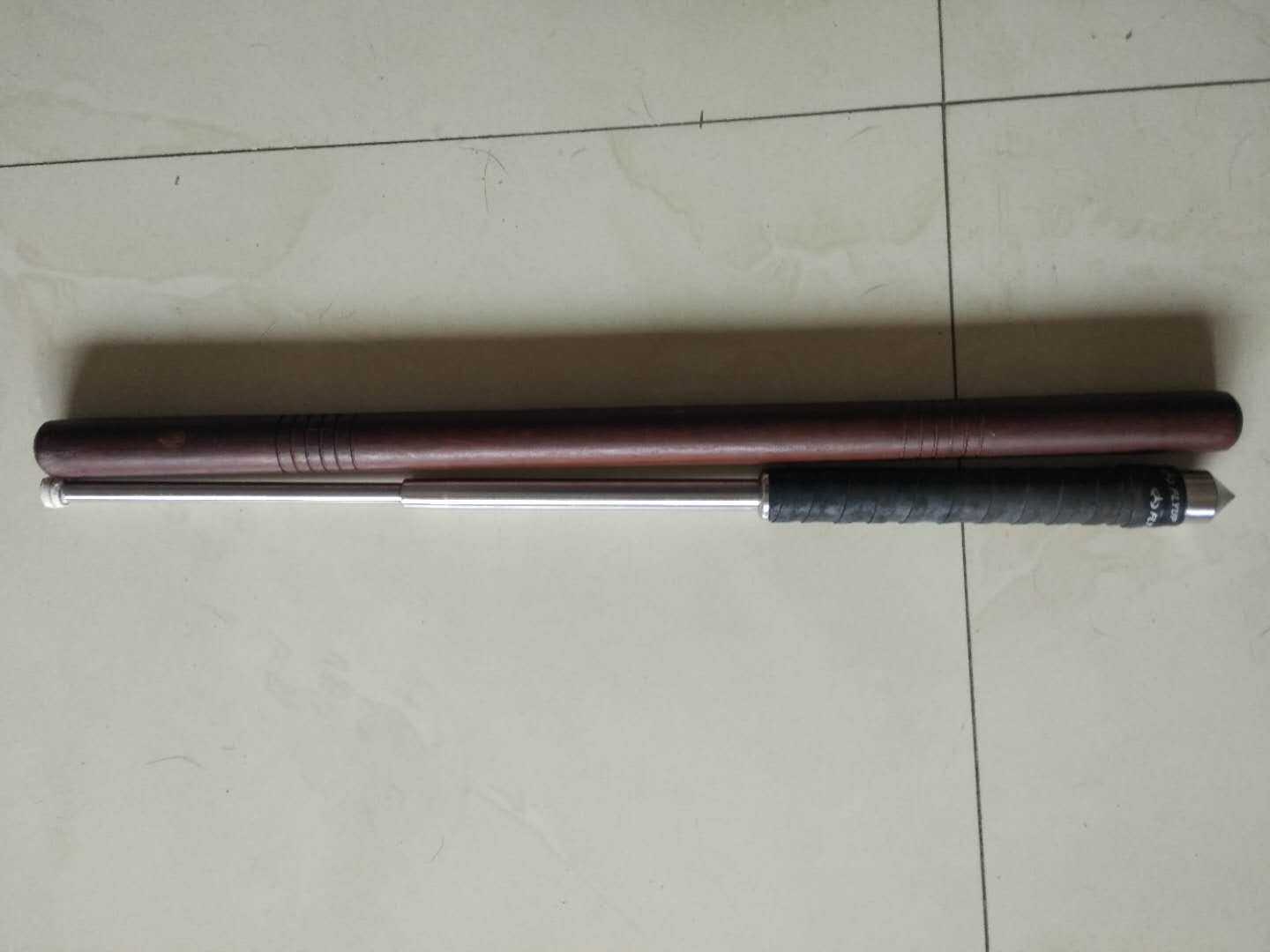 现在甩棍材质有钢的也有铝合金的.机械锁甩棍还是阻力锁甩棍?