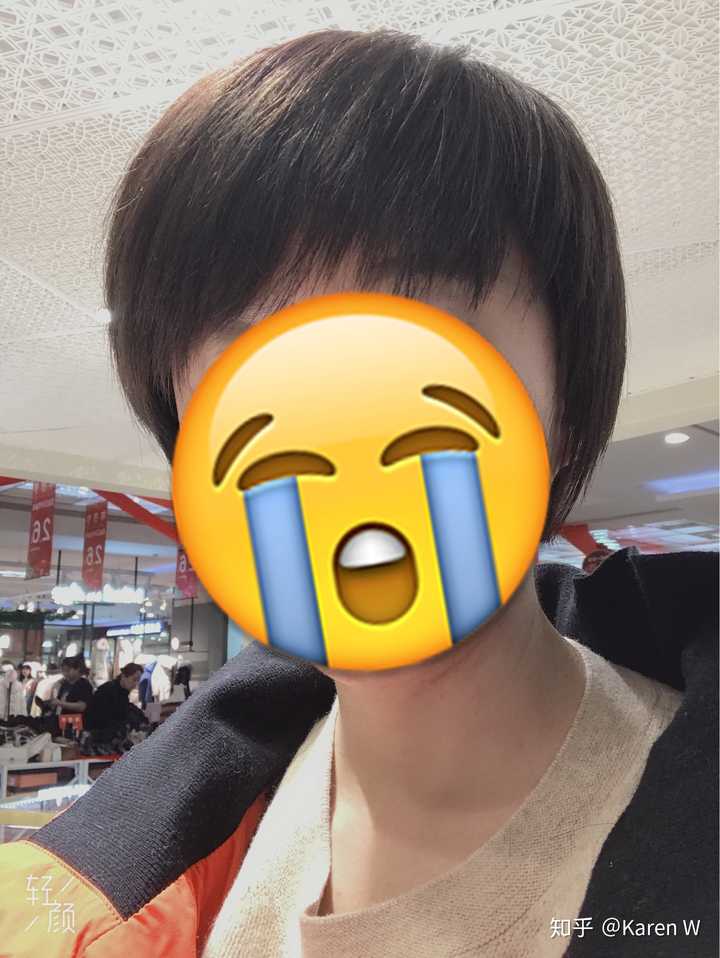 我竟然脑子抽了想一个人去剪头发, 然后悲剧就发生了,由于一个发型