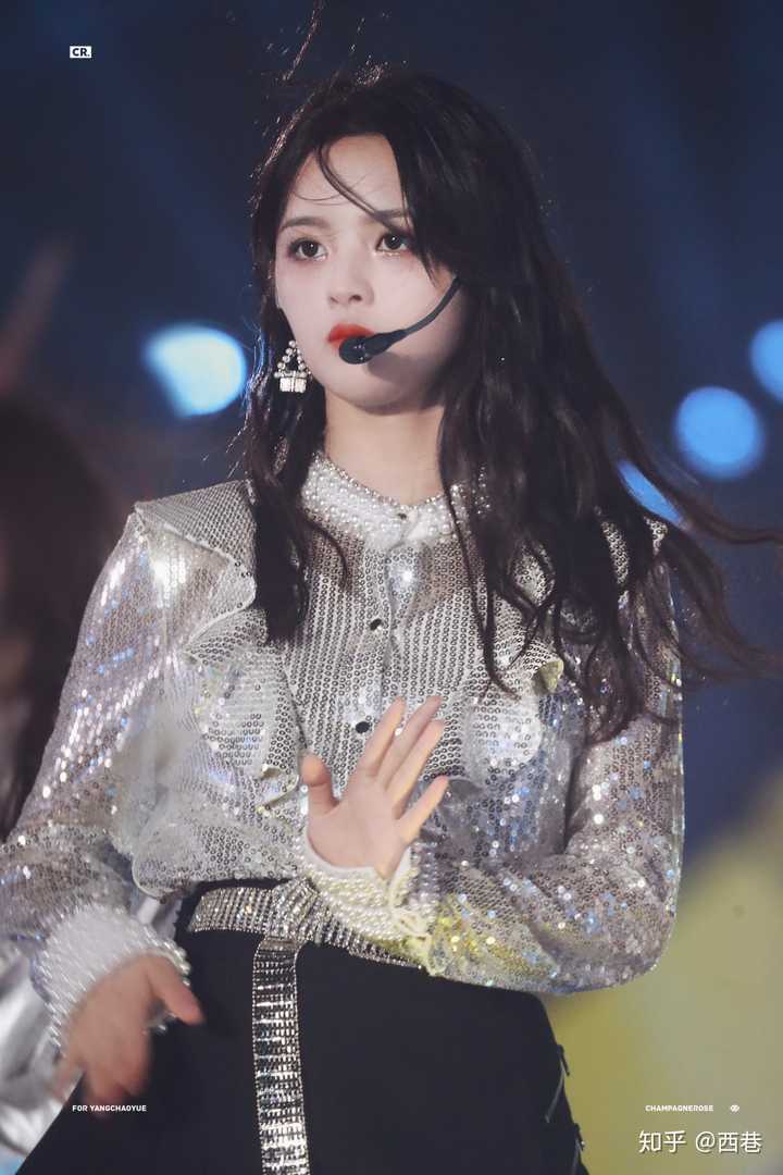 如何评价杨超越在湖南卫视2020跨年演唱会上的表现?