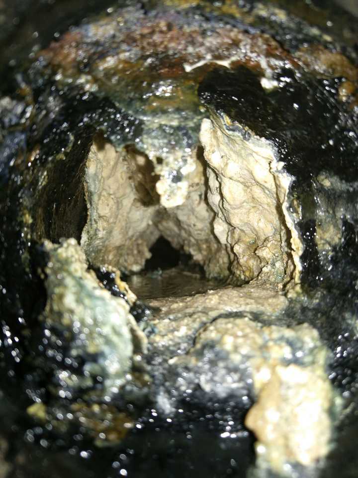 如何解决厨房下水管道油脂凝固堵塞问题?