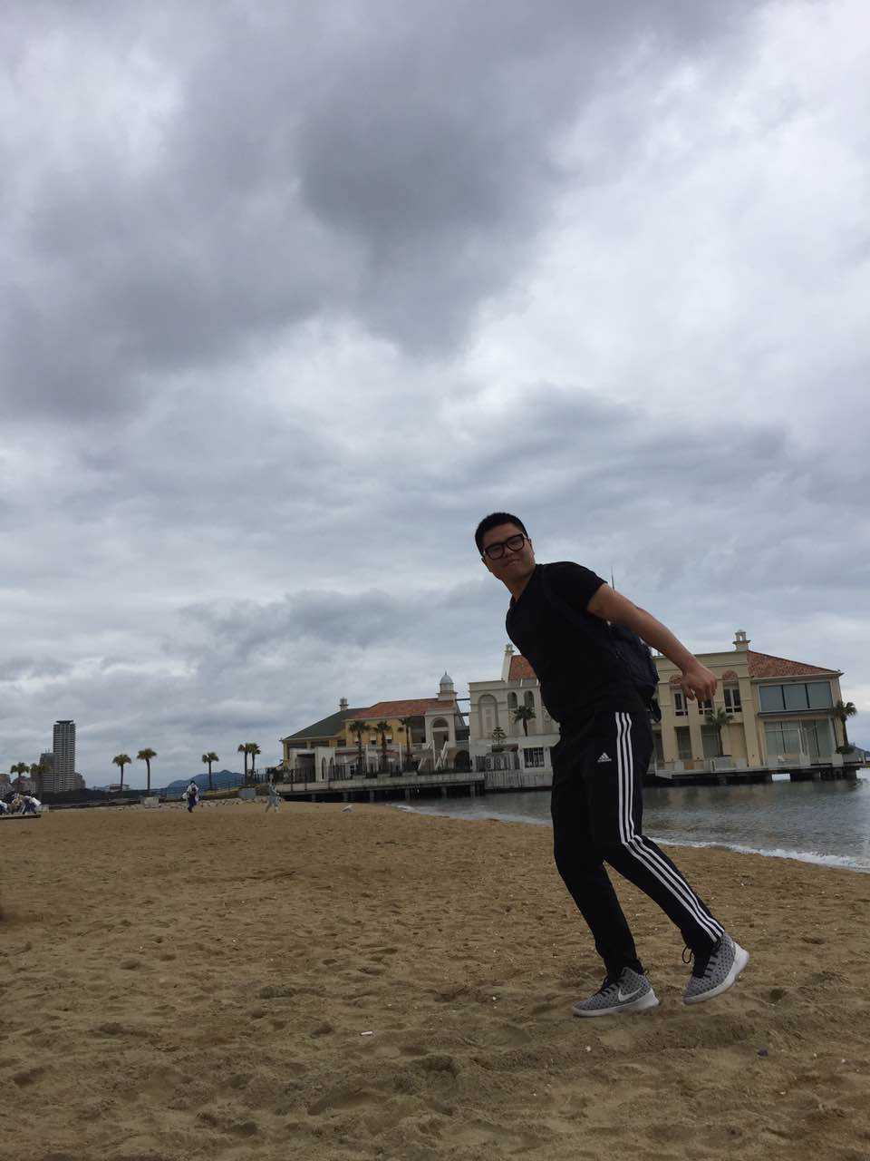 如何申请去国际豪华邮轮(如:歌诗达等)上工作?