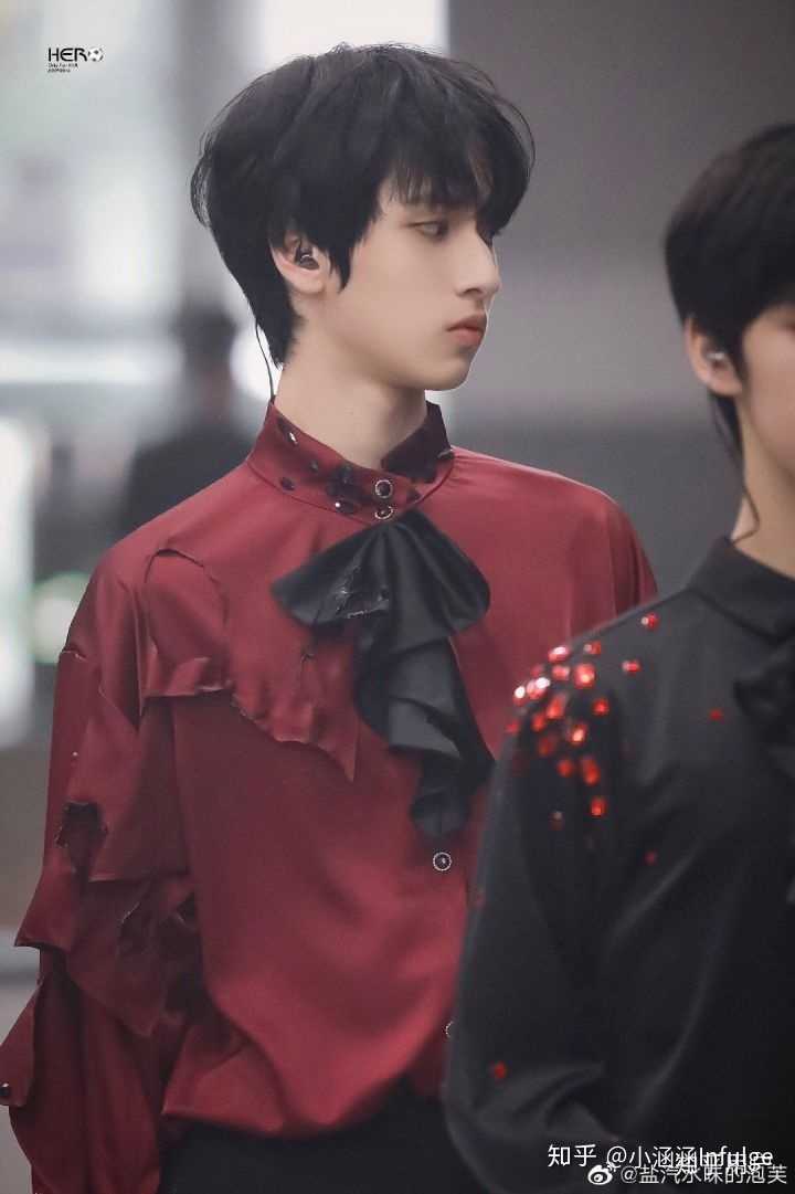 如何评价时代少年团全员《精彩ok》的造型?