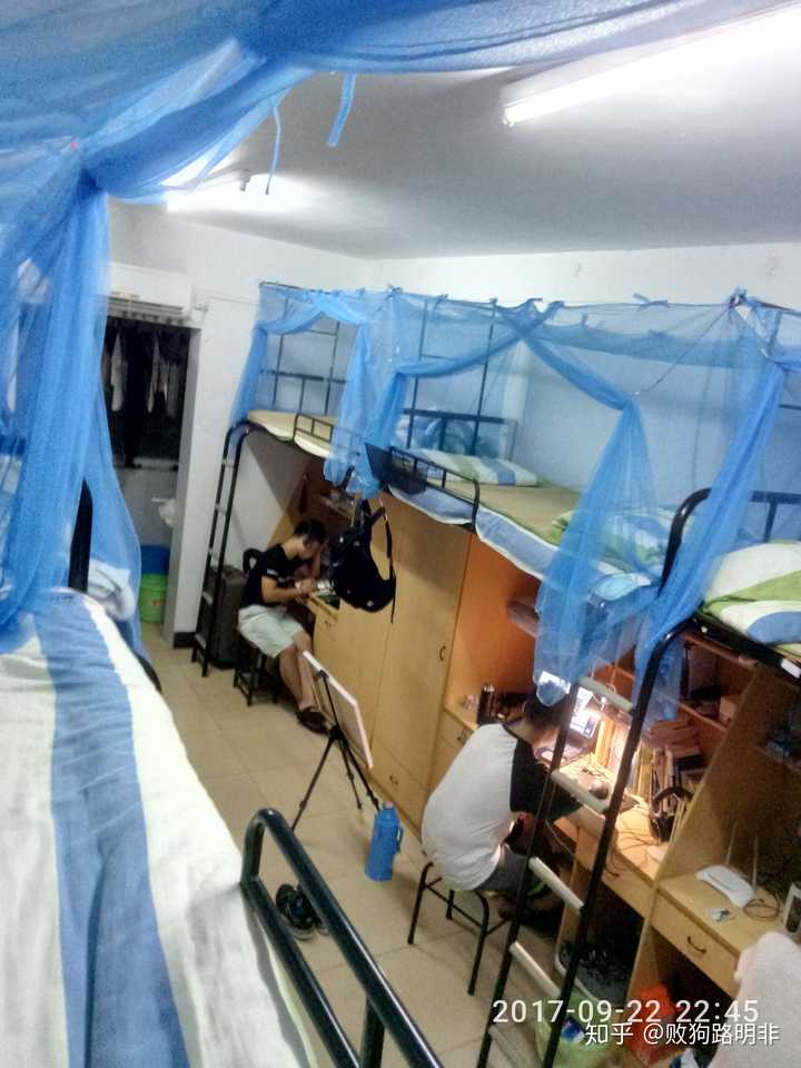 请问南京林业大学和武汉科技大学宿舍条件哪个好一些呀