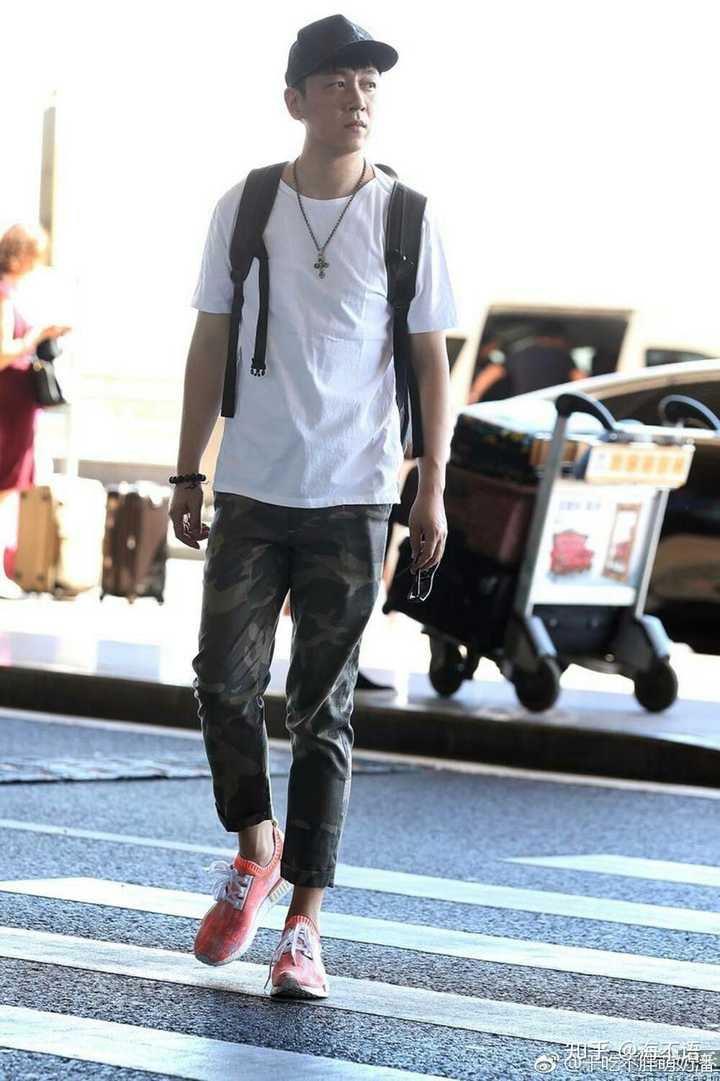 有没有人发现潘粤明居然是个帅哥?