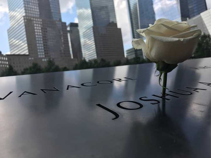 911纪念碑泪滴图片