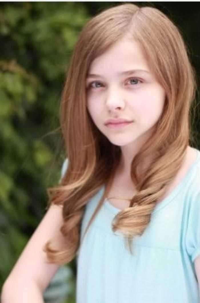 有没有哪个女明星刚出道很美,但很快就长老长残了的?