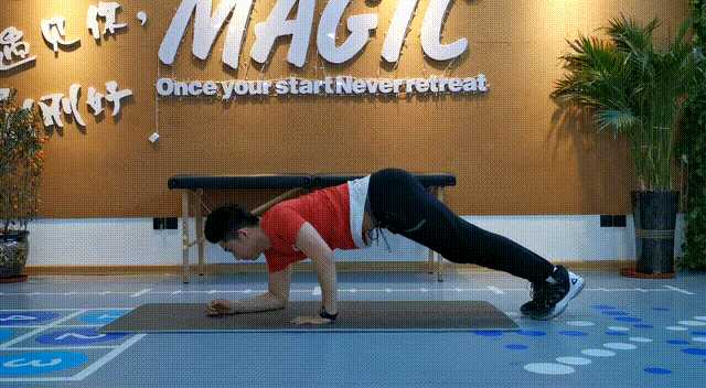 同样,有 心脑血管疾病不要做这种俯身,头低于胸的动作