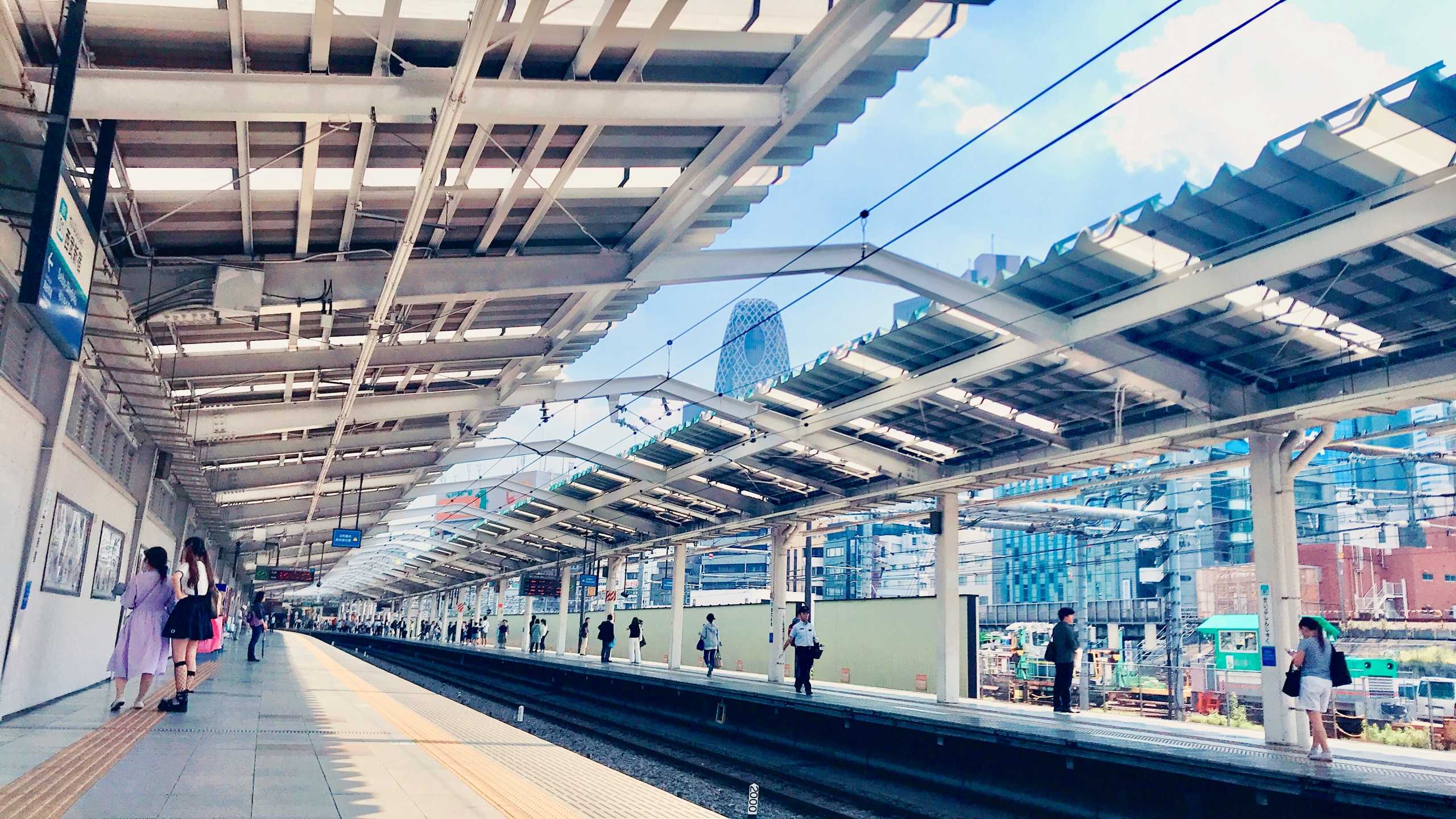 新宿站的星期天