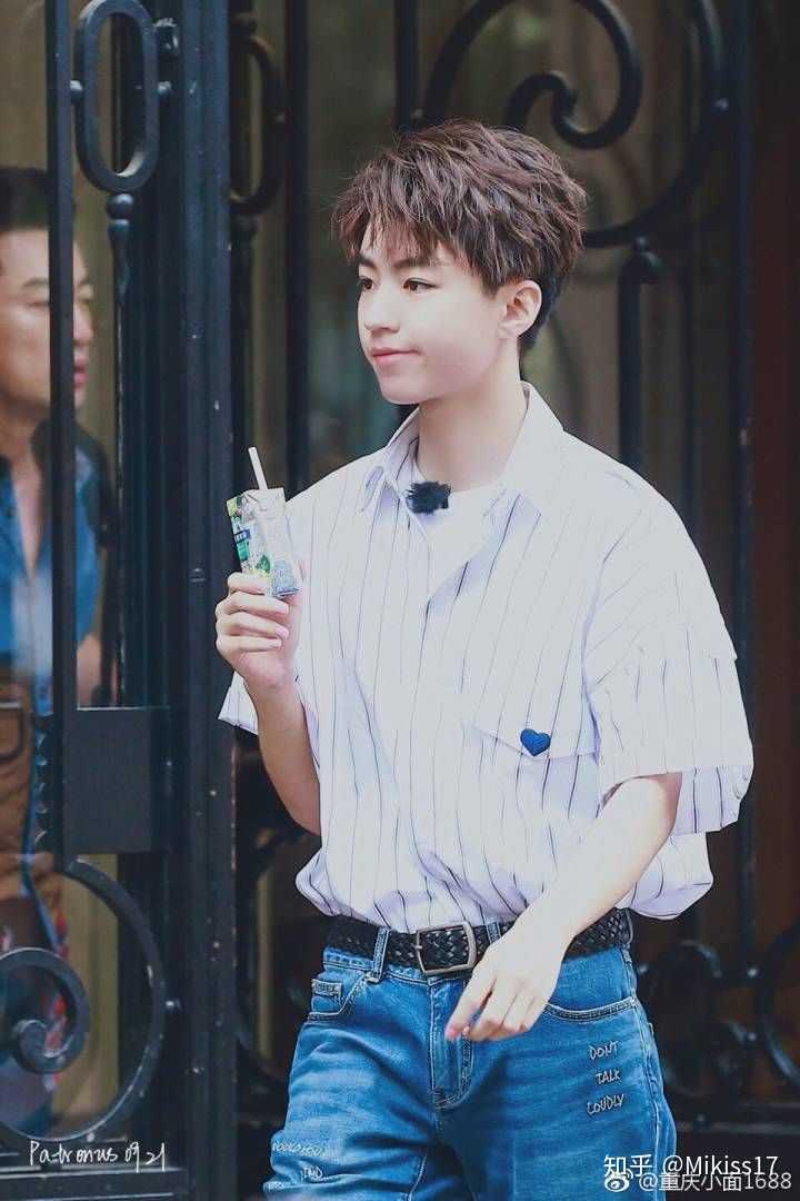 如何评价《中餐厅》第二季「剧组」在《快乐大本营》20180825 的表现?