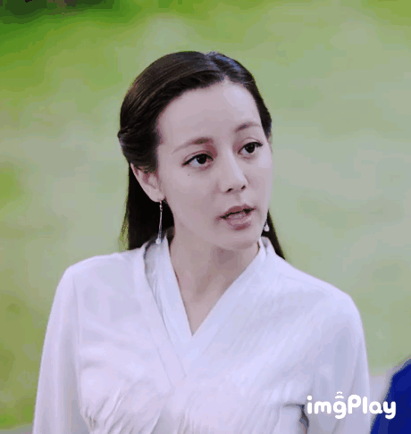 如何评价迪丽热巴在枕上书以及十里桃花中的演技?
