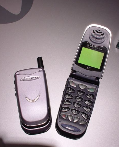 你用过的第一部手机是怎样的?