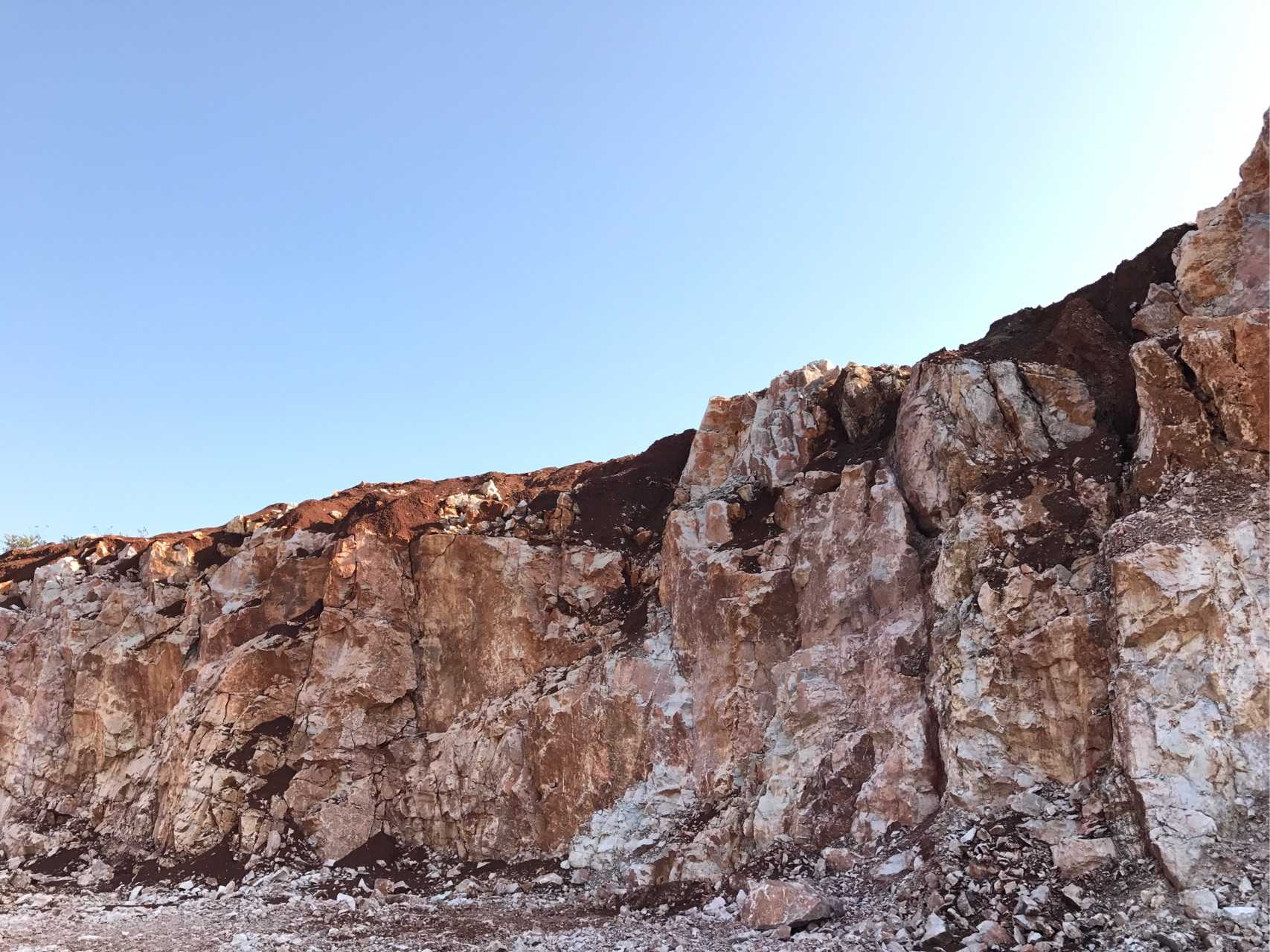 矿山上的艺术,方解石矿体!