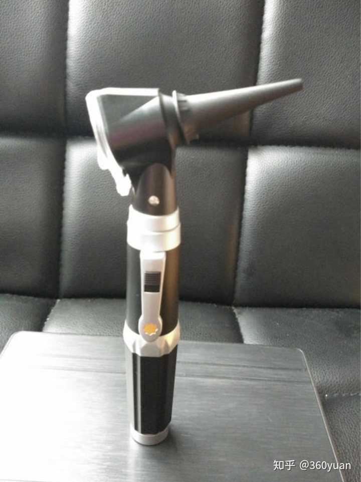 医院五官科看诊用前鼻镜电耳镜做了流程性问诊检查事后收取200元检查