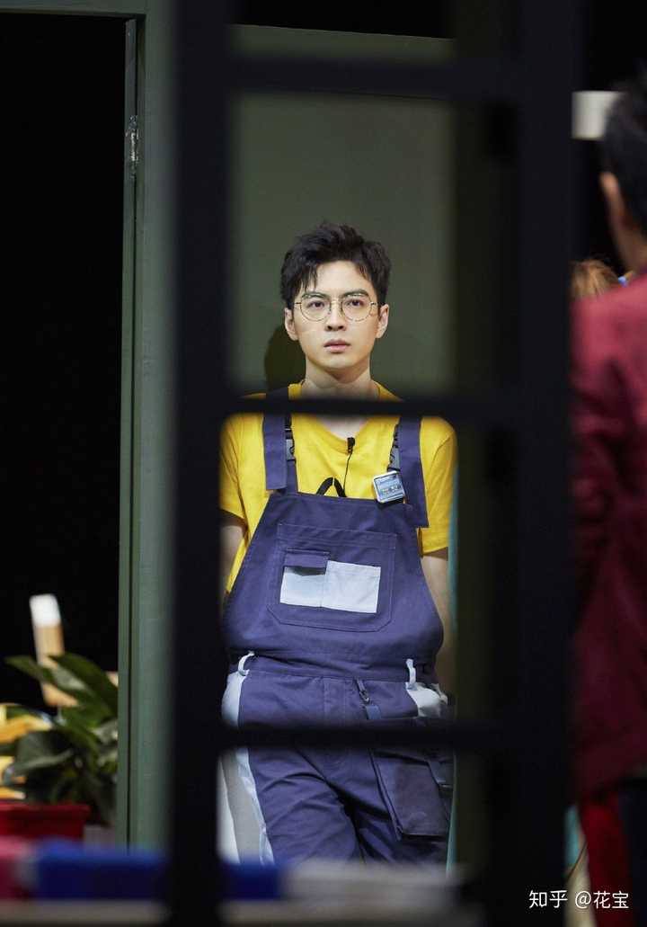 《明星大侦探》中为什么侦探助理小蒲最受欢迎?