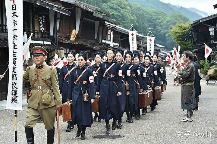 剧名《红十字:女人们的入伍通知书》