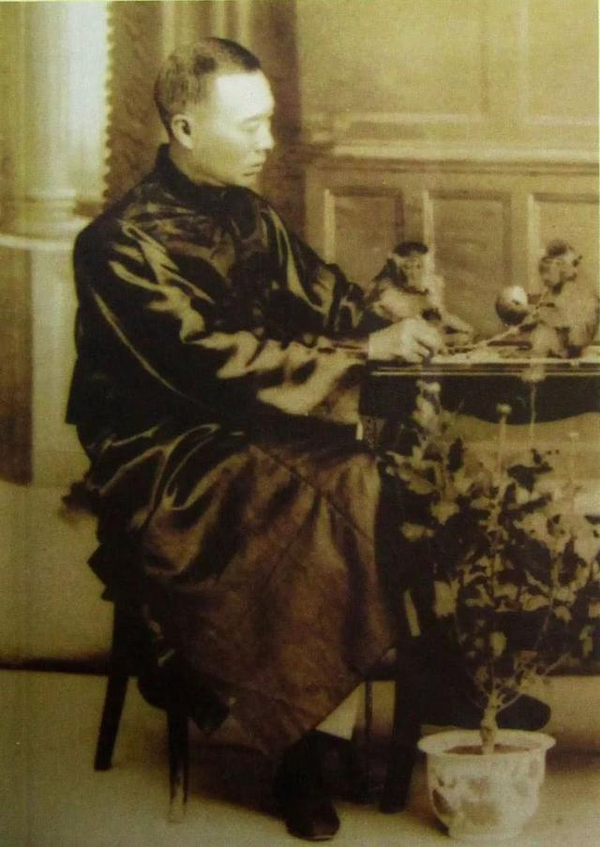 为何武侠游戏中提升武学实力往往是靠打坐，闭关，冥想，而非交流与不断的切磋？