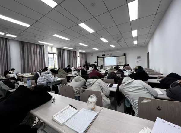 作为过来人，可以给大学生的我一些建议吗（任意方面）？