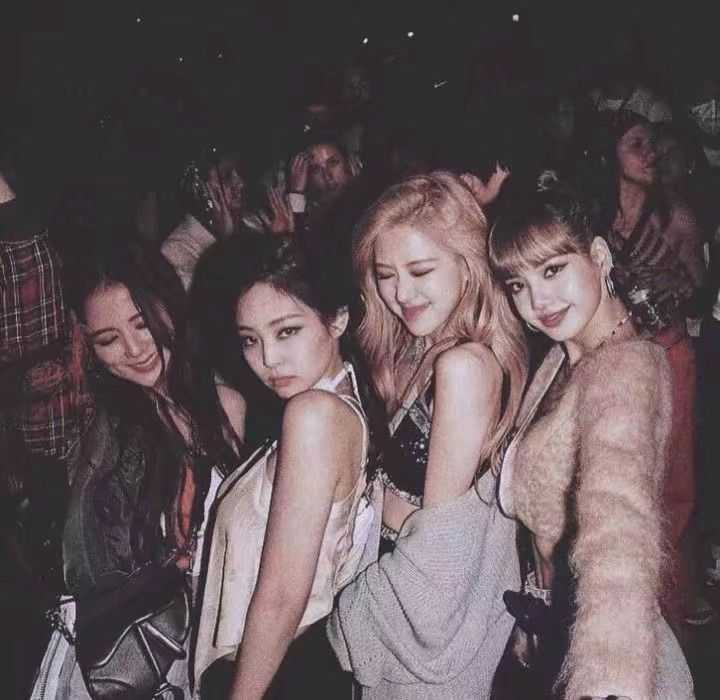 blackpink科切拉照片,blackpink科切拉合照 有没有blackpink的合照,好看的那种!