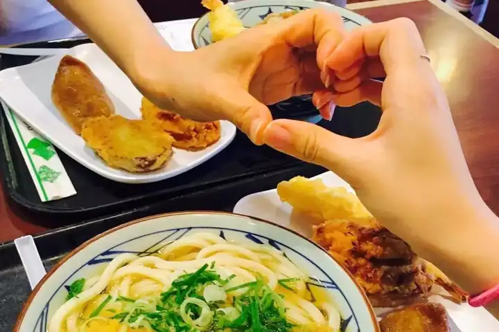 身材火辣,和女儿同框似姐妹,别人猜不出年龄是一种什么体验?