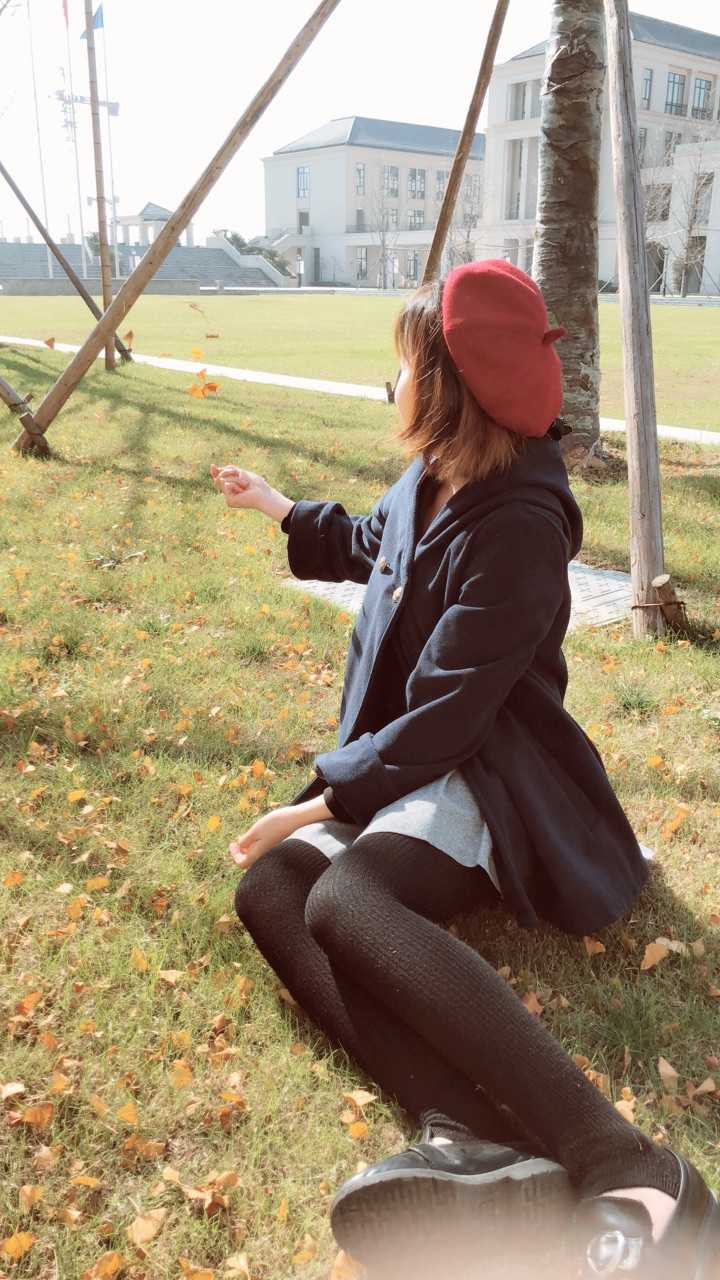 就是拍照不用管腿 就看脸的表现了! 但是 但是 但是 . . . . . . . .