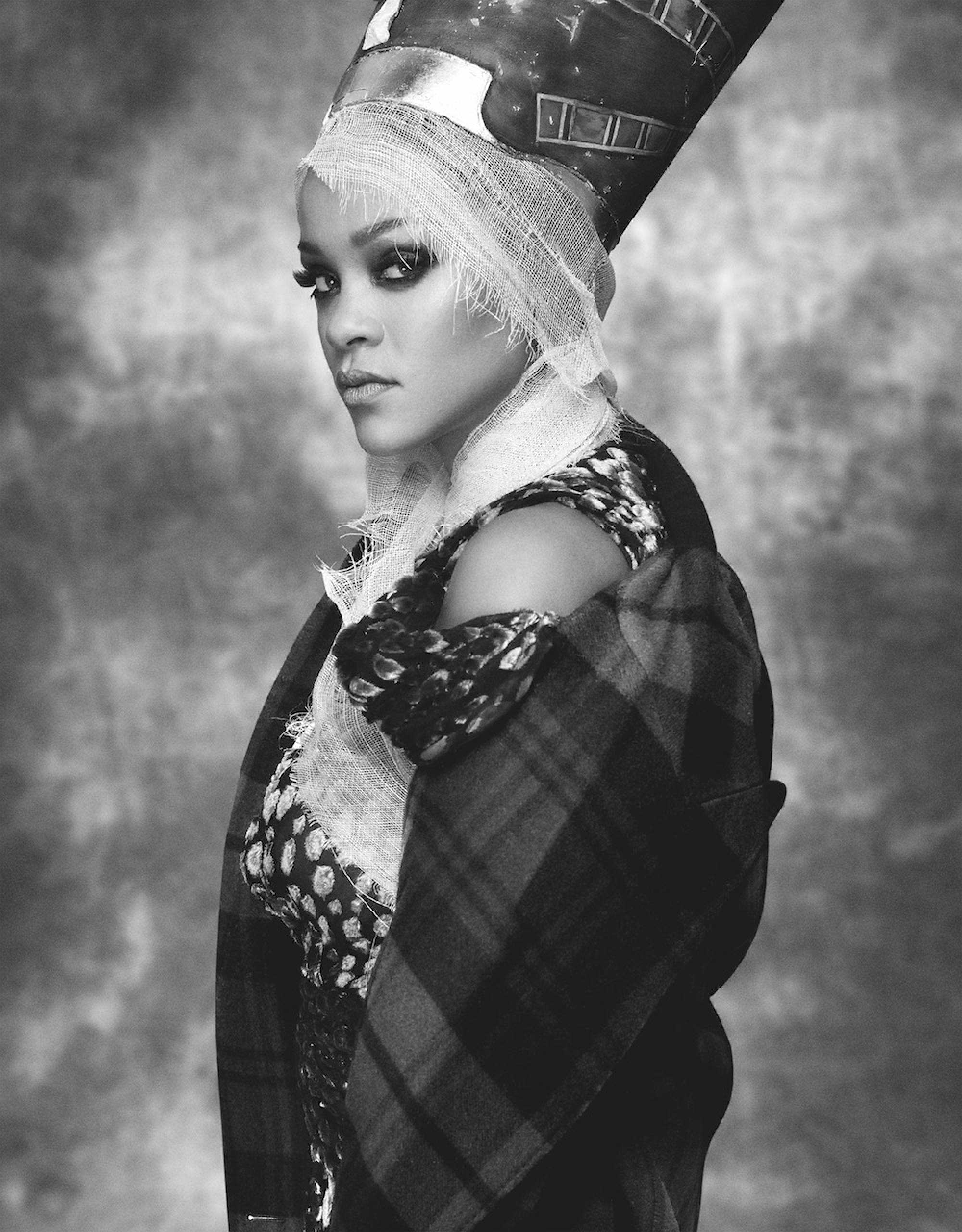 rihanna登上阿拉伯《vogue》杂志11月封面… - 知乎