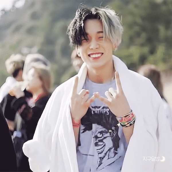 你是怎么喜欢上金知元bobby的?