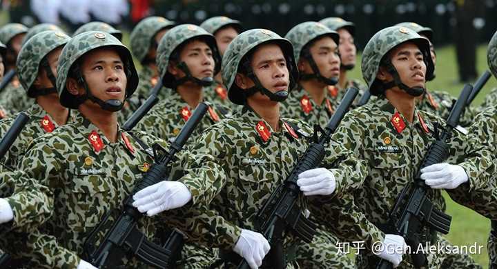 (閱兵式上的越南人民軍士兵.