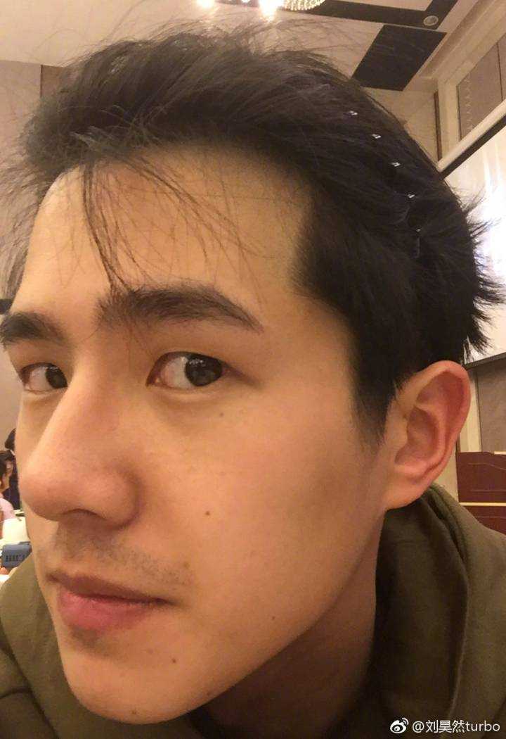 如何客观评价刘昊然的长相?