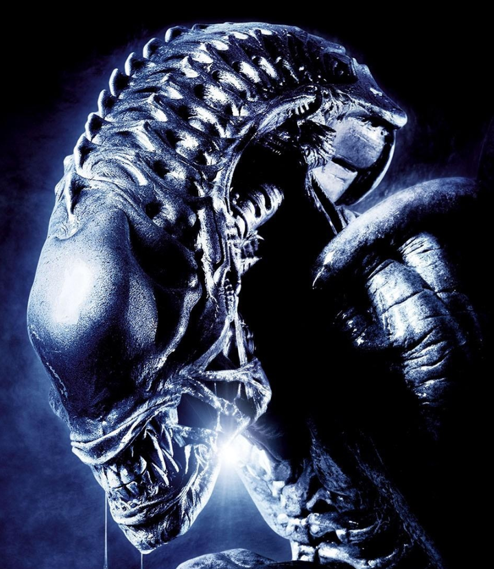 而《前传普罗米修斯》的设定稍稍有点不同,异形是外星人的某种实验