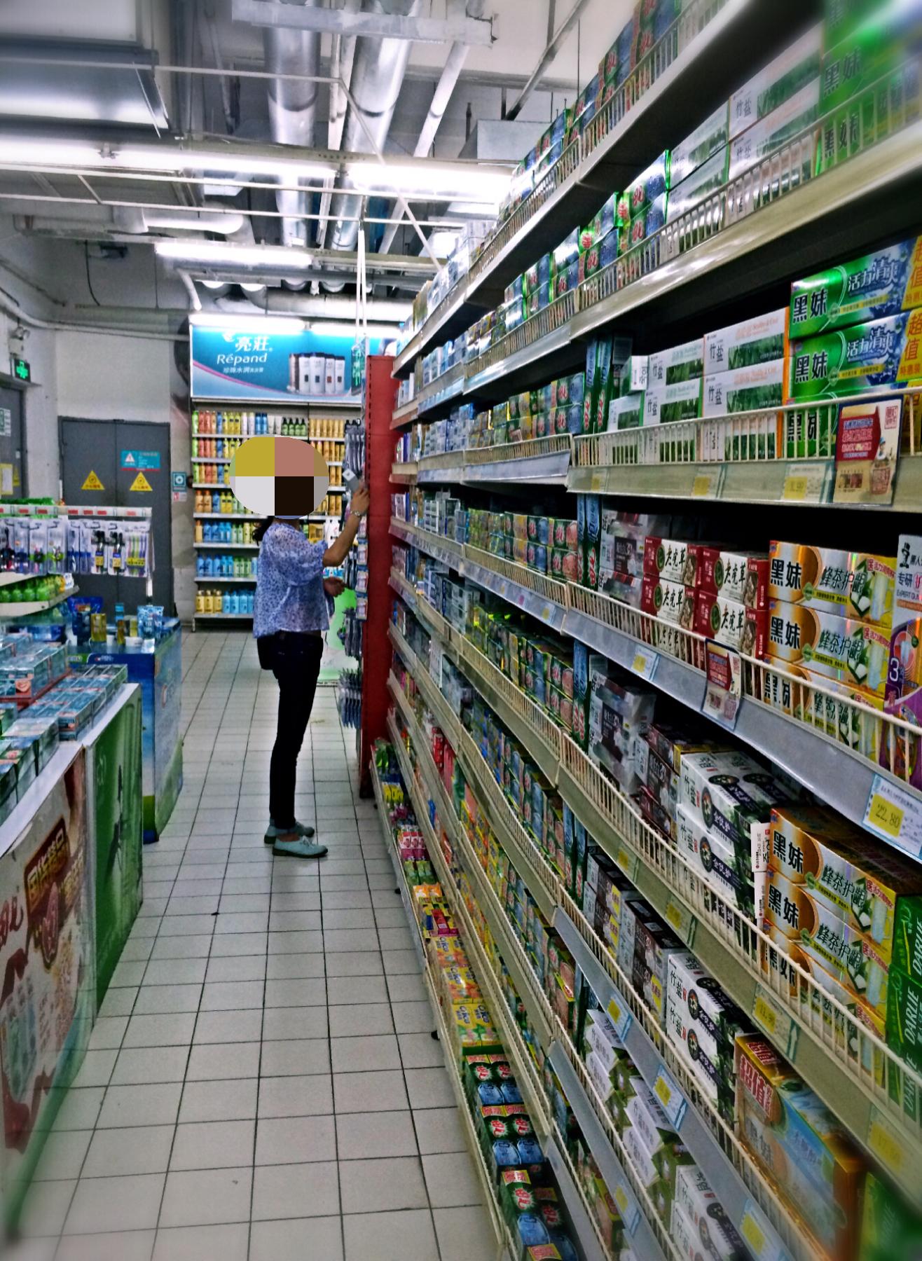 尾随漂亮女生被报警拘留是什么体验? ?